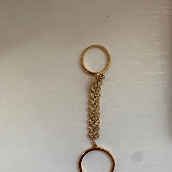 Chained Double ring - Picture 2 of 3